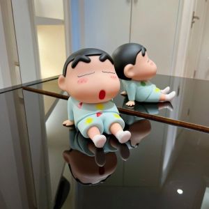 ชินจังที่ตั้งโทรศัพท์ Crayon Shin Chan Anime Figure Phone Holder ที่วางโทรศัพท์สร้างสรรค์ เหมาะกับของขวัญ สําหรับตกแต่งบ้าน รถยนต์ Phone Decoration Toys Girls Gifts
