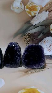 KRISTAL SG: Uruguay Emperor Amethyst Geode. 乌拉圭帝王紫晶镇
