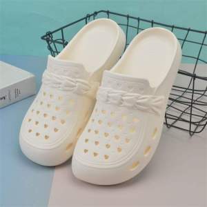 [Free Shipping] Summer Flat EVA Sandals For Women Closed-Toe Suitable For Outdoor Wear Stylish Casual Comfortable Non-Slip Soft-Soled Beach Sandals