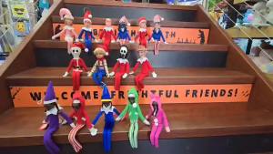 Party Monkey Horror Killer Christmas Elf  – 35  Centimeter Handmade Horror Inspired Elf Decorative Tree 、 Fireplace and Holiday Party Decoration  –  Ghost Decorations Bring Unique Holiday Fun