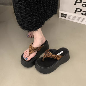 [Free Shipping] Thick-Soled Wedge-Heeled Flip-Flops For Women Perfect For Summer Wear Featuring A High Heel Design And A New 2025 Style With A Sophisticated Look Ideal For The Beach