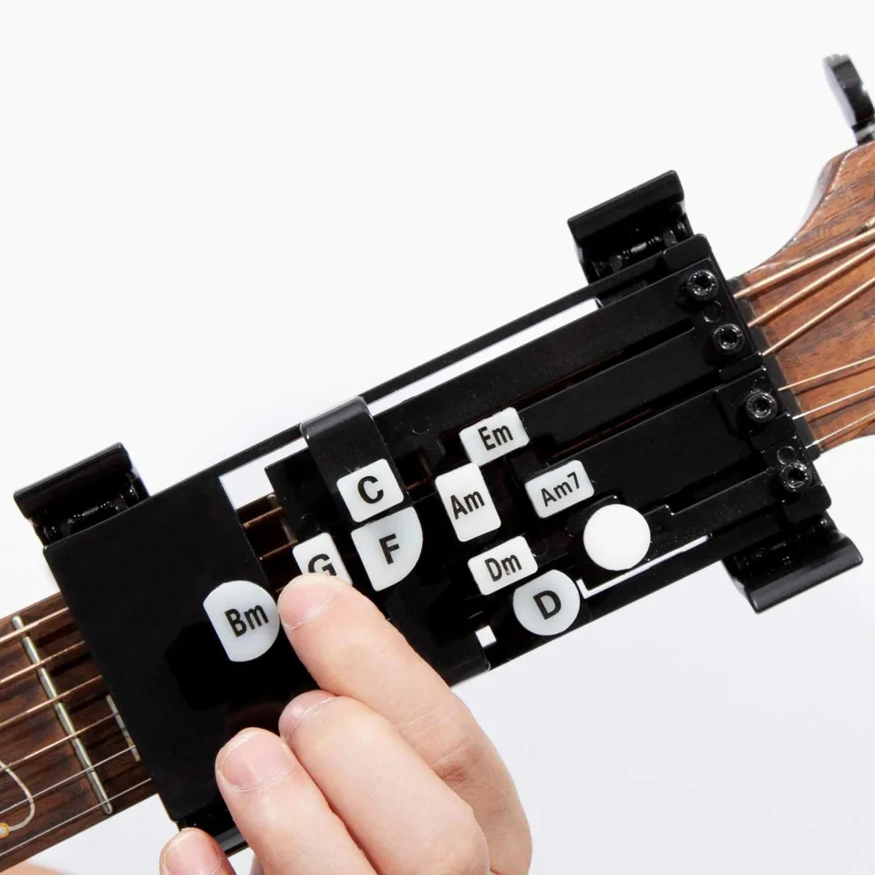Guitar Chord Teaching Aid – Clip-On Tool With 9 Common Chords, For Beginners Learning Acoustic Or Electric Guitar