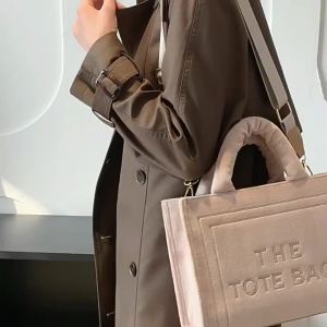 Cross-Border 2024 New winter collection: fashionable versatile and simple large-capacity plush tote bag for women lightweight and stylish