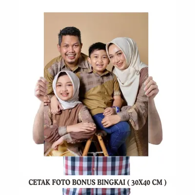 Cetak Foto BONUS Bingkai Ukuran Jumbo 30x40 cm - siap pajang sudah ada cantelan besinya - bahan awet tahan luntur