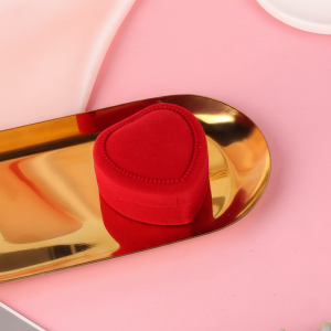 VitaStoree Kotak Cincin Tunggal Bludru Merah Biru Hitam Motif Mawar Love Besar