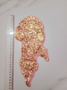 Hoa kim sa may lên áo