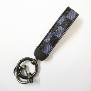 1pcs Leather Keychain With A Stainless Steel Buckle Luxury Lanyard Plaid Pattern Car Key Ring Rotate 360 Degrees Suitable For Keys Bag Pendant