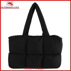 ผู้หญิงสวย ๆ ถุงบวมสีทึบกระเป๋าสะพายเดี่ยวขนาดใหญ่มีความจุขนาดใหญ่ถุงหิ้วผ้าเมฆ