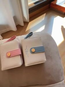 【Ship in 24H】高级感钱包女款冬2026小众清新学院风手拿零钱卡包二合一体包High end wallet for women in winter 2026 niche and clear20260812