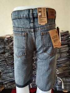 CELANA JEANS PENDEK PRIA SNOW WASH/CELANA JEANS PRIA