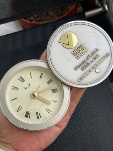 Đồng hồ để bàn xưa Modern chạy pin hàng Si