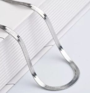 TERBARU 2023 Kalung Titanium Pipih Asli Gepeng Mengkilat Silver dan Emas Cowok dan Cewek/ Kalung Pipih Mengkilat Titanium Asli Keren Pria dan Wanita Gepeng Minyak - Starlaa.id
