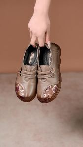 Giày Da Bò Một Lớp Giày Cho Mẹ Đế Bệt Cổ Điển Nguyên Bản Cho Nữ Giày Cho Phụ Nữ Trung Niên Và Cao Tuổi Mẫu Mới Giày Da Đế Mềm Gân Bò