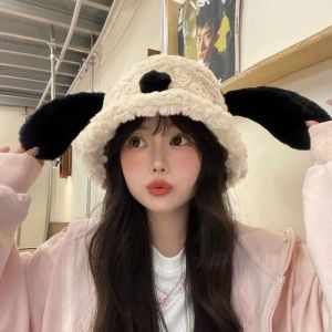 THANKSKY เกาหลีแบบเกาหลี หมวกปีกกว้างสำหรับสุนัข อบอุ่นและอบอุ่น ฤดูหนาวในฤดูหนาว หมวกหูลูกสุนัขขนปุย ทันสมัยและทันสมัย ลำลองแบบสบายๆ หมวกตุ๊กตาผู้หญิง สำหรับผู้หญิง