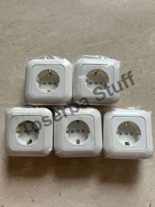 GROMMET FLIP TOP COVER BOX PENGAMAN STOP KONTAK UKURAN 50CM 50 CM ISIAN 5 LIMA LUBANG BAHAN ALUMINIUM PENUTUP LUBANG KABEL STOP KONTAK MEJA MEETING RAPAT KANTOR PREMIUM WARNA PUTIH SILVER HITAM BISA CUSTOM