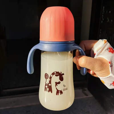 ขวดนม 3 ใน 1-300ML เด็กธรรมชาติ PP ซิลิโคนการ์ตูนขวดนม ขวดนมที่มีลูกแรงโน้มถ่วงและที่จับ