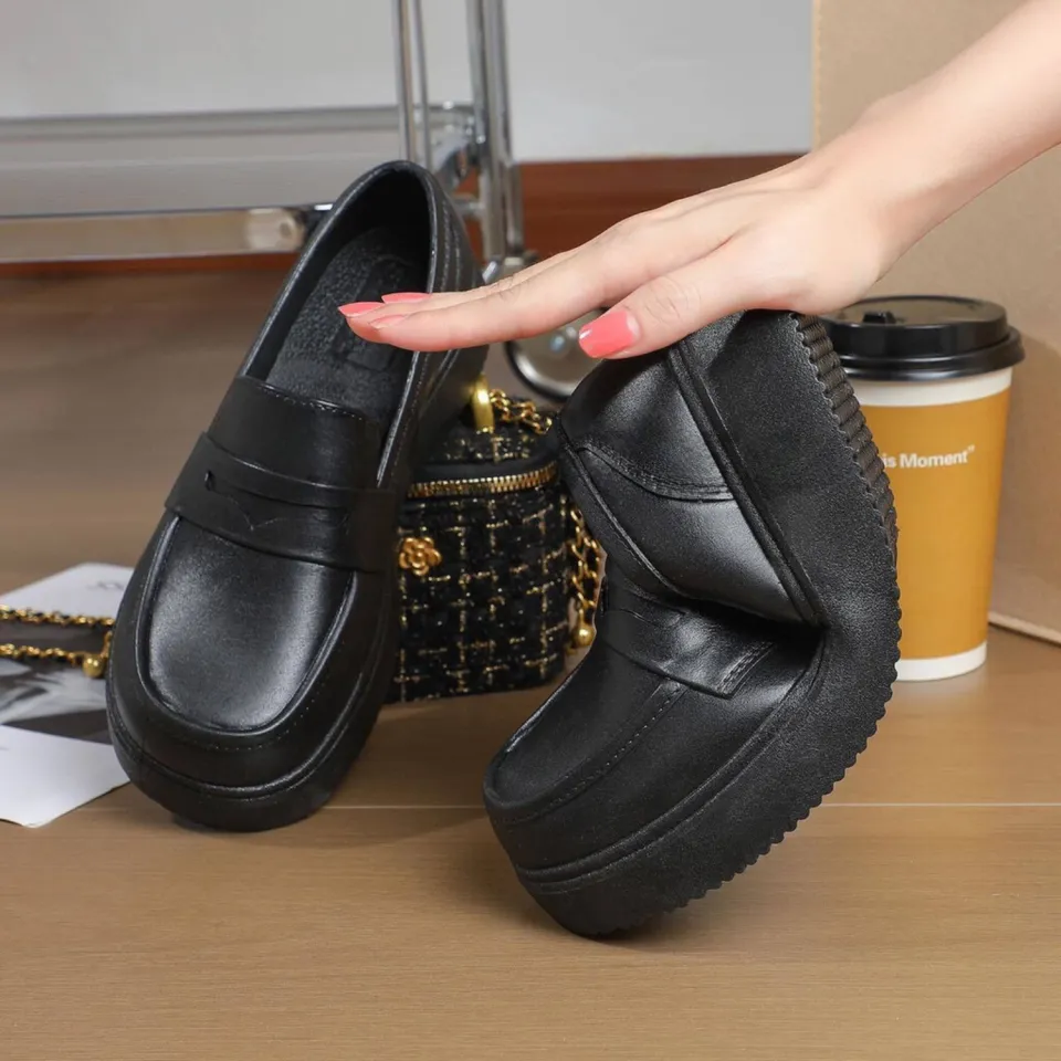 Cute black work store shoes