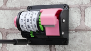 Multifuntional Bottle Caps Remover Wall Mounted Counter Bottle Opener Beer Bottle Opener Suitable for Home and Restaurant