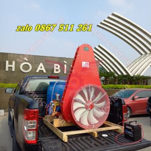 Máy phun thuốc diệt côn trùng tầm cao cho cây sầu riêng mắc ca