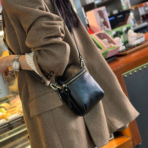 Small bags are popular for women this year 2026 New single-shoulder crossbody bag verticalphone bag niche trendy womens bag