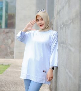 Atasan Oversize Putih Kaos Dewasa Simple Elegan Oversize Forever Basic Polos kaos Hijab Friendly 7/8 Midi Oversize Wanita Terbaru Baju Viral Cewek 2022 Kaos Manasik Tk