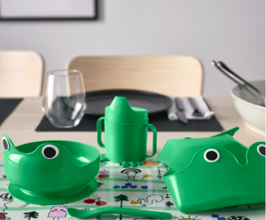 IKEAชุดอุปกรณ์ทานอาหาร 4 ชิ้น ทำจากพลาสติกปลอดภัย ไม่ต้องคอยกังวลเรื่องตกแตก สามารถใช้ซ้ำได้ มี 3 สี