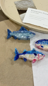 Stylish Acrylic Fish Shape Hair Clip For Women Realistic Ocean Creature Design Hair Accessory For Parties And Daily Use