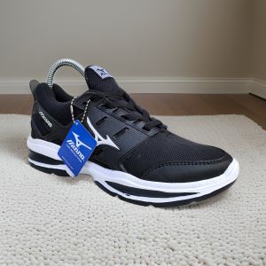 SEPATU SNEAKERS OLAHRAGA PRIA MIZUNO SEPATU LARISEPATU OLAH RAGA  TERBARU DAN TERMURAH QUALITY IMPORT