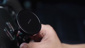 Magnetic Car Phone Holder Wireless Charger For  15 14 13 Pro Max Fast Charging Car Charger Holder With Blue Light