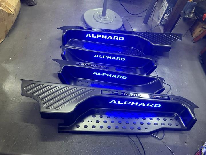 Toyota%20Alphard%20Vellfire%20Agh30%20Anh30%20Full%20Size%20Stainless%20Steel%20Led%20Door%20Side%20Step%20Sill%20Plate%20Door%20Side%20Sill%20Step%20Plate%20Full%20Set%20-%20Image%207