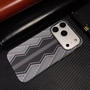 Snake Print Hard Case for iPhone 18 17 16 Pro Max Carbon Color Relief Armor Shell Strong Magnets Back Cover Phone Funda