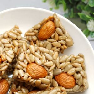 [Cực giòn - Cực ngon] 100g kẹo hướng dương hạnh nhân món ăn vặt ngon tốt cho sức khỏe