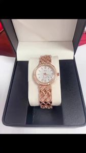 Womens fashion watch with full diamond quartz movement unique simple casual versatile and elegant womens watch