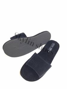 รองเท้าแตะกำมะหยี่แบบสวน  รองเท้าสำรอง รองเท้าสตรี มี3สีให้เหลือก มีตั้งแต่เบอร์5 ถึง เบอร์12