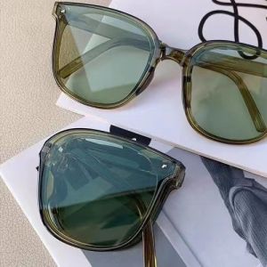 【YOU J】Foldable UV Protection Sunglasses Fashion Folding Sunshade Glasses Men and Women Shades Eyeglass