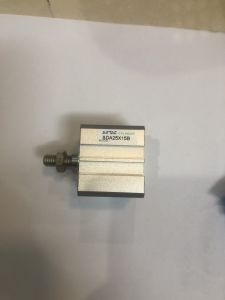 Xi Lanh Compact Airtac SDA25X15 Và SDA25X15B (Loại Không Từ) Ren Trong Ren Ngoài