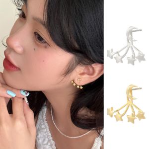BEAUTYLADIES ทองสีทอง ต่างหูกระดุมรูปดาวและดวงจันทร์ เงินสีเงิน สไตล์เก๋ๆ ต่างหูห้อยรูปดาว อุปกรณ์เสริมหู พังก์สไตล์ ต่างหูดวงจันทร์ประดับดาว ใช้ได้ทุกเพศ