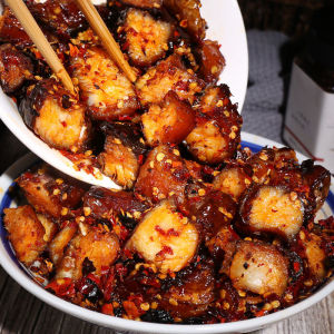 Spicy fish steak super spicy Hunan specialty smoked dried fish cured fish nuggets snacksand spicy fish tails280g