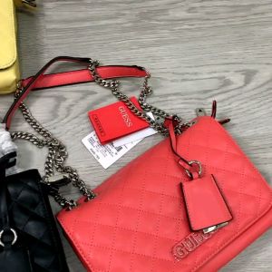Tas Crossbody Guess Eliana: Tas Wanita Elegan Untuk Gaya Kasual