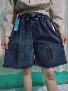 CELANA PENDEK  JEANS WANITA MODEL DEPAN SOBEK RAWIS HOTPANTS MODERN CELANA PENDEK RWIS BAWAH TERLARIS FASHION WANITA