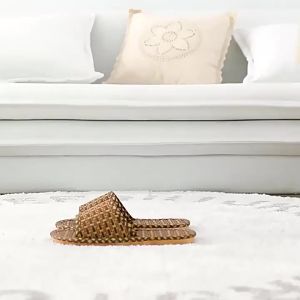 Linen and Rattan Odor-Resistant Slippers for Spring and Summer Woven Indoor Home Floor Soft-Soled Non-Slip Slippers for Men Suitable for All Seasons