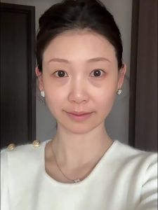 小鱼海棠推荐液体修容液高光提亮液防水防汗面部立体阴影鼻影侧影Xiaoyu Haitang recommends liquid conditioning liquid high gloss brightening liquid waterproof and sweat proof facial three-dimensional shadow nasal shadow and lateral shadow