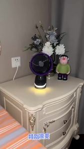 Clip Fan na may Ilaw sa Gabi RechargeableAir Circulator Fan na Umuugoy May Timer Pwedeng Ibitin sa Dingding at Ilagay sa Mesa