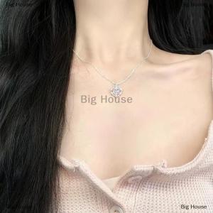 [COD] Big House Moonstone Neon Hollow Heart Necklaces Women Light Luxury Senior Design Sense Temperament Simple Necklace Party Jewelry Gift