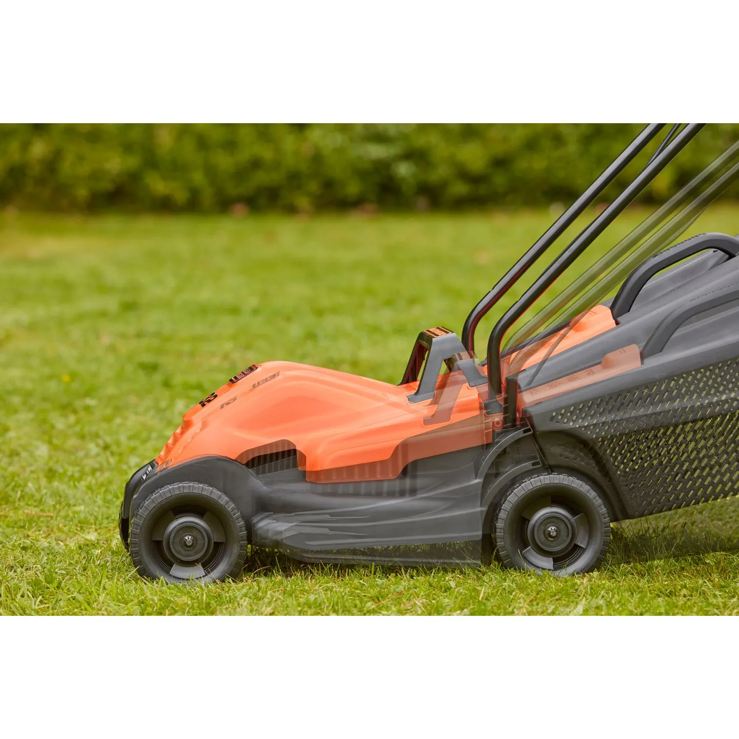 Black & Decker รถตัดหญ้าไฟฟ้า กำลัง 1200 วัตต์ หน้ากว้าง 32 ซม. รุ่น BEMW451BH-B1
