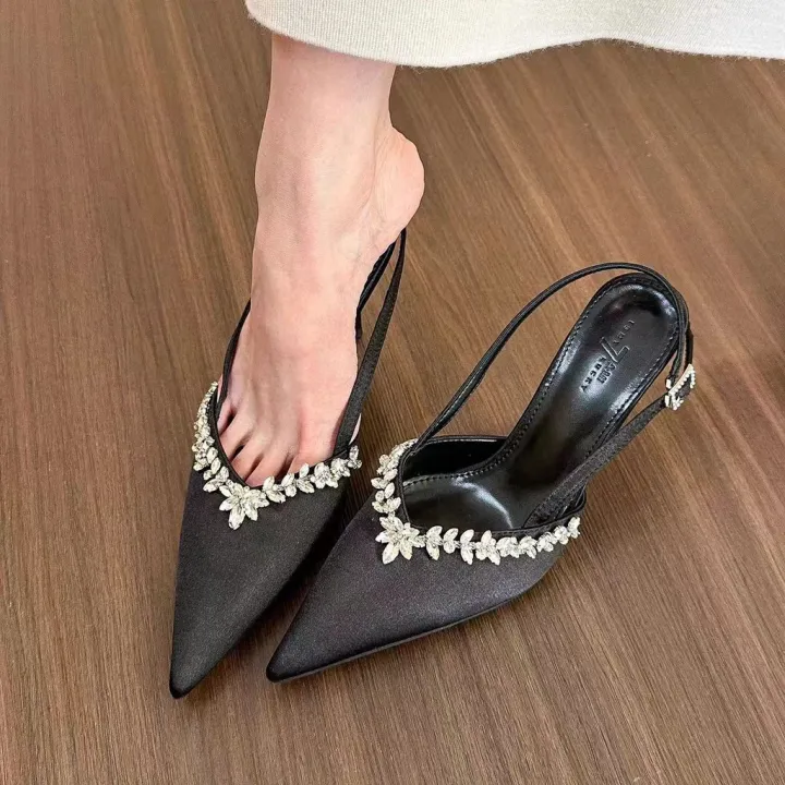 Gi%C3%A0y%20Sandal%20Cao%20G%C3%B3t%20M%C5%A9i%20Nh%E1%BB%8Dn%20Satin%20%C4%90%C3%ADnh%20%C4%90%C3%A1%20Sang%20Ch%E1%BA%A3nh%20%C4%90%E1%BA%BF%205cm%20D%C3%A1ng%20Slingback%20C%C3%B3%20Quai%20%C4%90i%E1%BB%81u%20Ch%E1%BB%89nh%20CG11%20%0ATaoladyshoes%20-%20Image%202