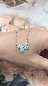 Dây chuyền bướm dạ quang nữ phong cách nhẹ nhàng sang trọng thời trang màu xanh phát sáng thiết kế độc đáo phong cách Mori dây chuyền xương quai xanh cho thiếu nữ quà tặng bạn gái dịp Valentine.