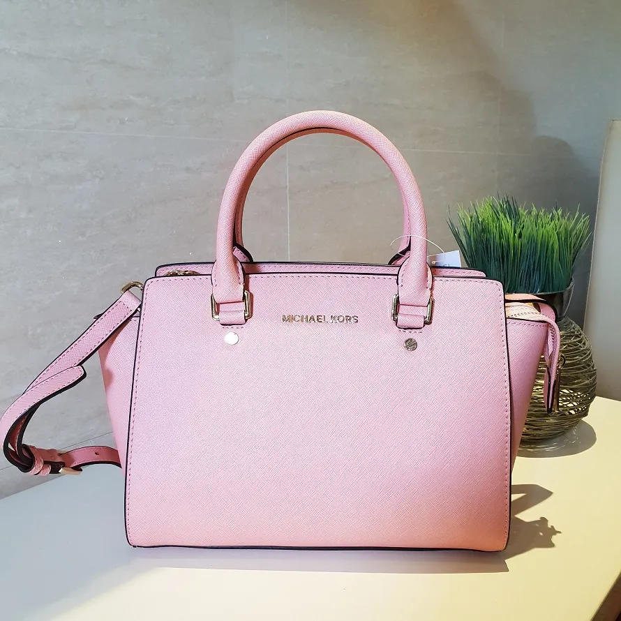 Michael kors small camille pink bag on Mercari | Bags, Luxury bags, Satchel  bags
