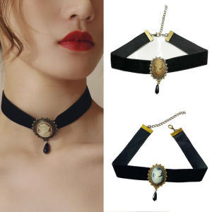 Victorian Style Retro Beauty Head Choker Elegant Gothic Neckband Palace Style Velvet Belt Necklace