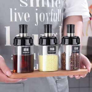 Botol bumbu dapur unik di lengkapi dengan sendok tempel di tutup toples kaca